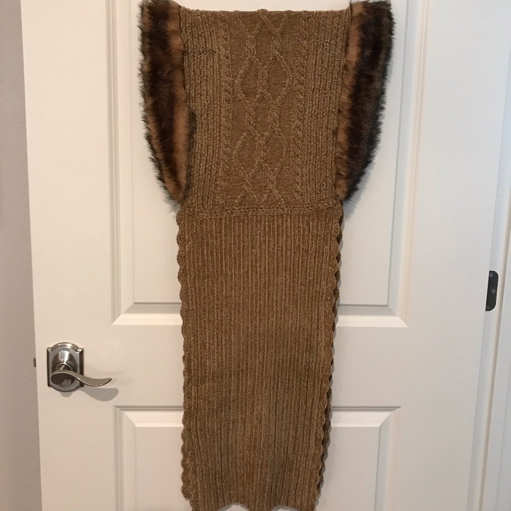 Wrap with Faux Fur at Shoulder & Neck